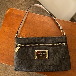Wallet, size, Michael Kors, wrist purse.